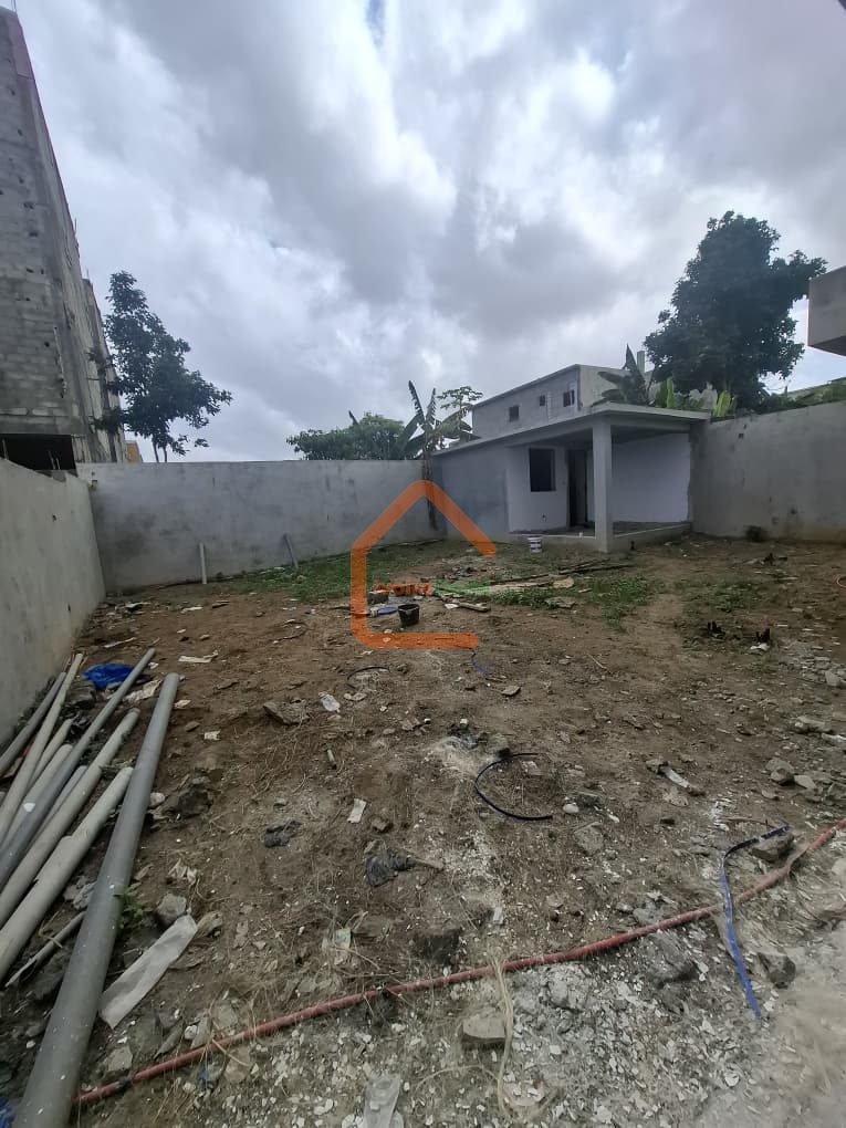 Villa duplex de 9 pièces à vendre à angré djorogobité 1