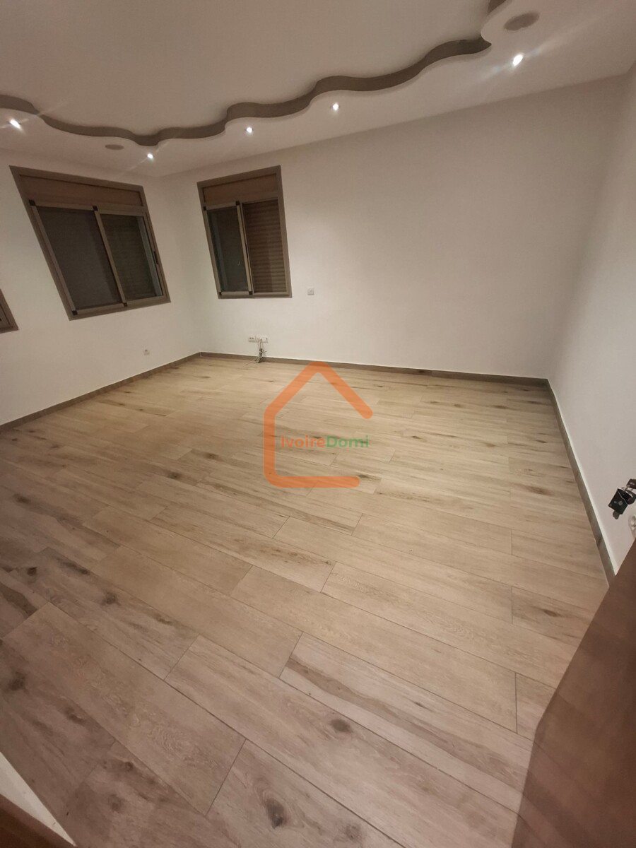 Villa duplex de 12 pièces à louer à la Riviera cité allabta