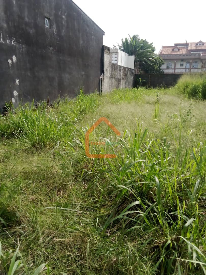 Vente terrain de 402m2 a Cocody Angre château