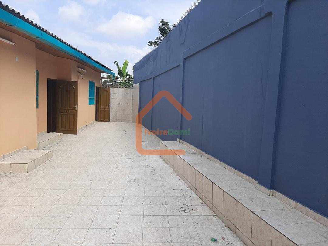 Vente une villa duplex de 7pieces a la Riviera palmeraie