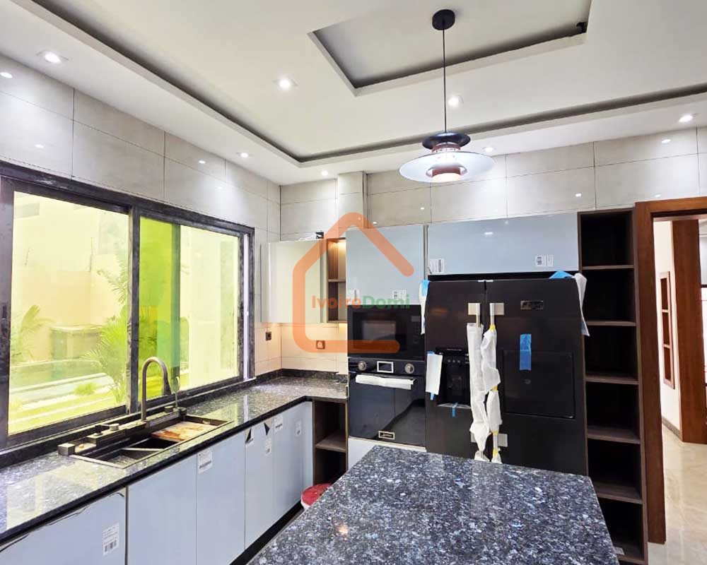 8 VILLAS TRIPLEX VUE SUR LA LAGUNE/ 06 et 07 ULTRA LUXUEUX/HYPER HAUT STANDING AVEC PISCINE