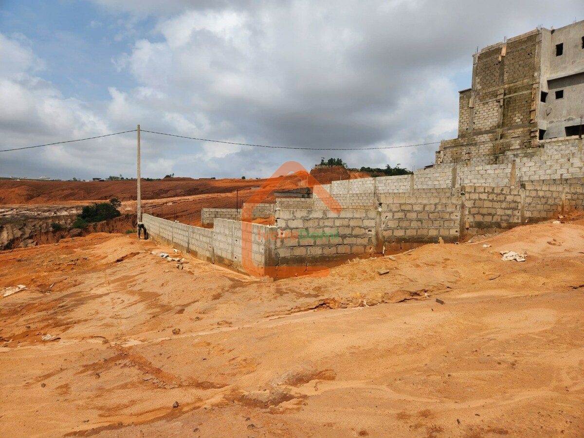 Terrain à Bingerville Akandje avec ACD
