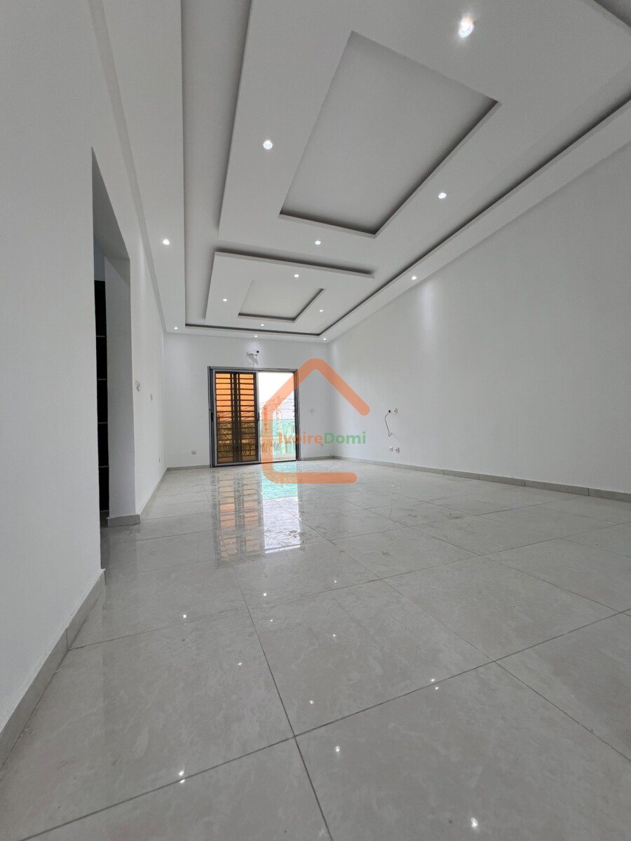 Appartement à louer de 03 à COCODY ANGRÉ CHU