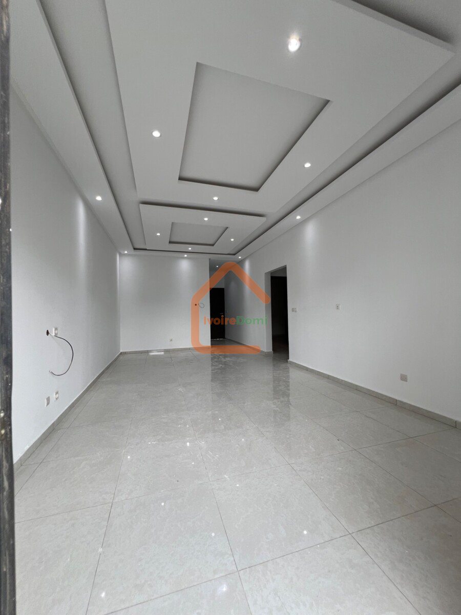 Appartement à louer de 03 à COCODY ANGRÉ CHU