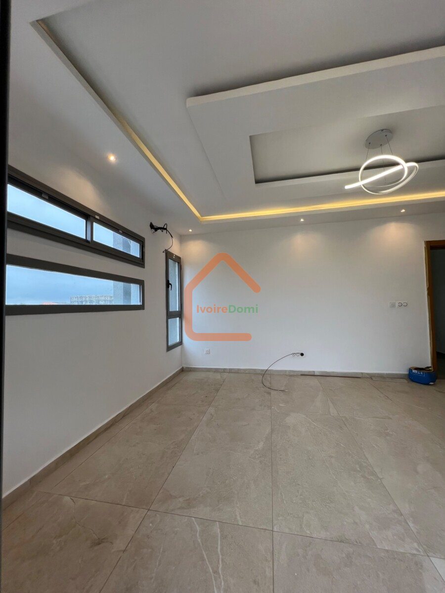 APPARTEMENT DE 3 PIÈCES