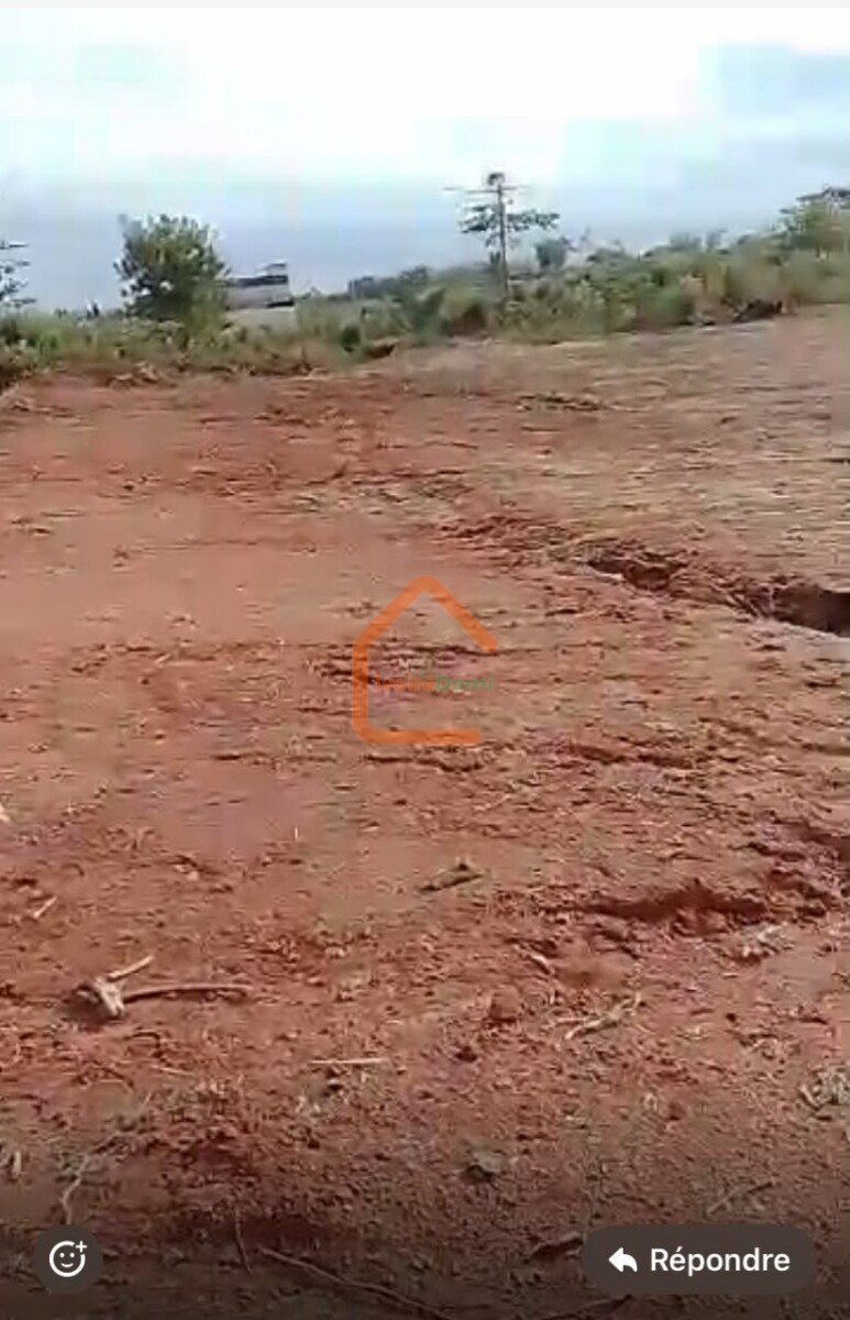 D’un Terrain de 1097 m2 a yamoussoukro