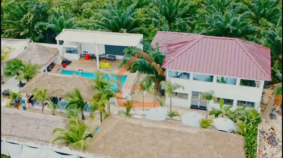 A VENDRE UN COMPLEXE DE RENOM à DABOU avec ACD