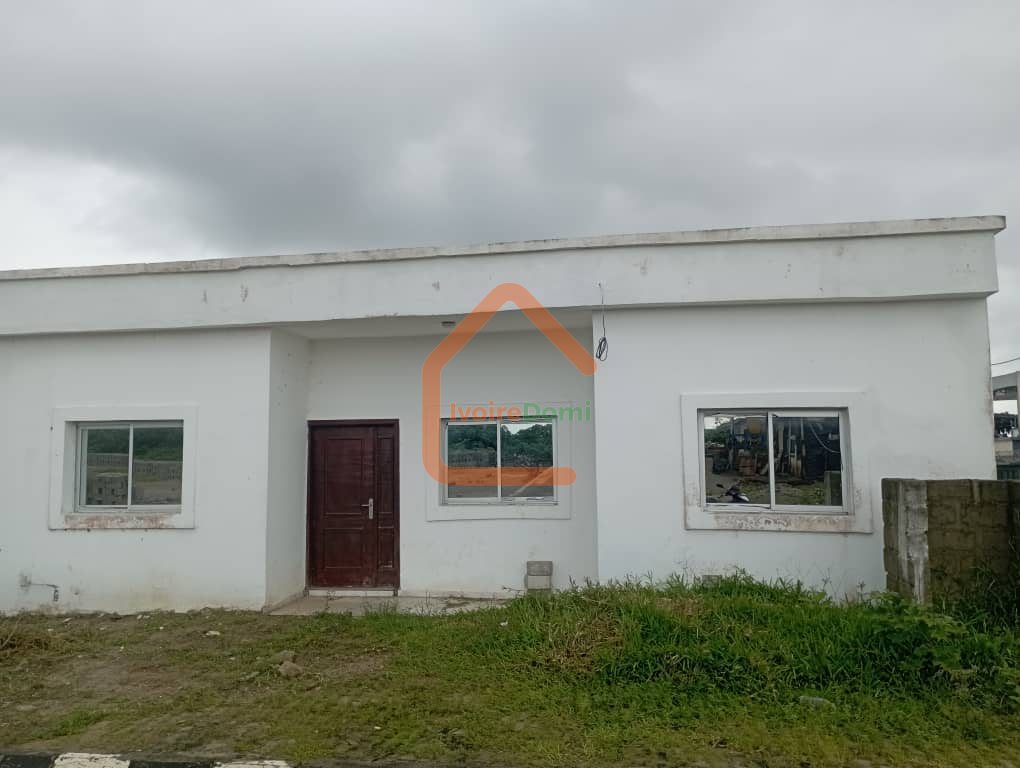 VILLA BASE 4 PIECES INACHEVEE AVEC DALLE/BINGERVILLE cité TP N’zi kan