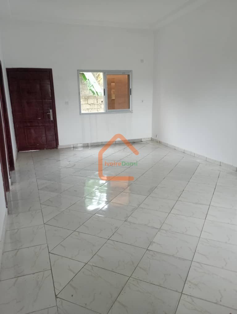 VILLA BASE 4 PIECES INACHEVEE AVEC DALLE/BINGERVILLE cité TP N’zi kan