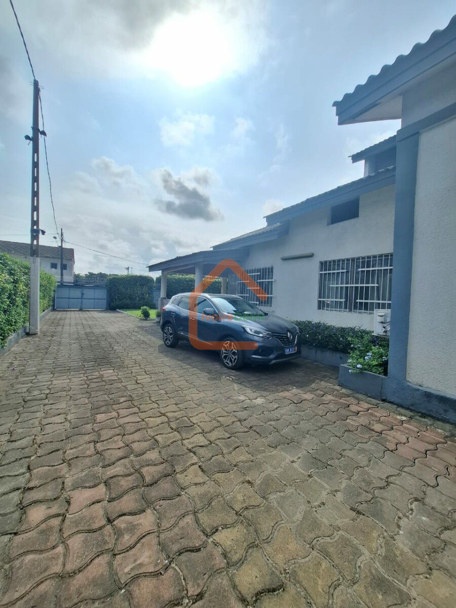 : VILLA DUPLEX D’EXCEPTION A TREICHVILLE / CITE DES CADRES NON LOIN DE CFAO