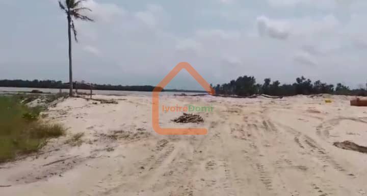 TERRAIN DE 6O HECTARES PIEDS DANS L’EAU AVEC ACD/ MORCELLEMENT à PARTIR DE 1000m2