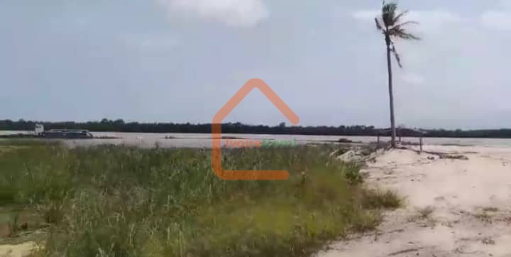 TERRAIN DE 6O HECTARES PIEDS DANS L’EAU AVEC ACD/ MORCELLEMENT à PARTIR DE 1000m2