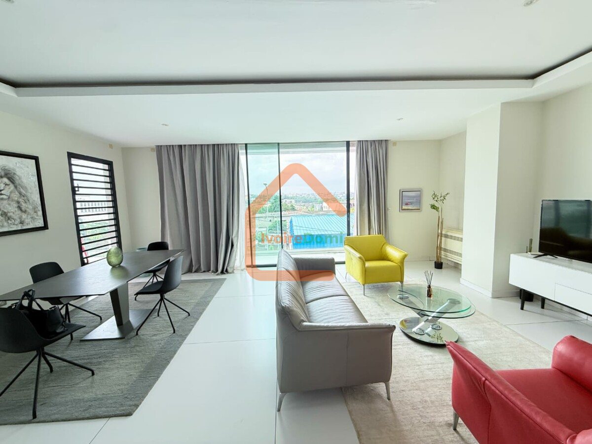À LA RIVIERA M’BADON : APPARTEMENT 4 PIÈCES DE 210 m2 AU 2e ÉTAGE