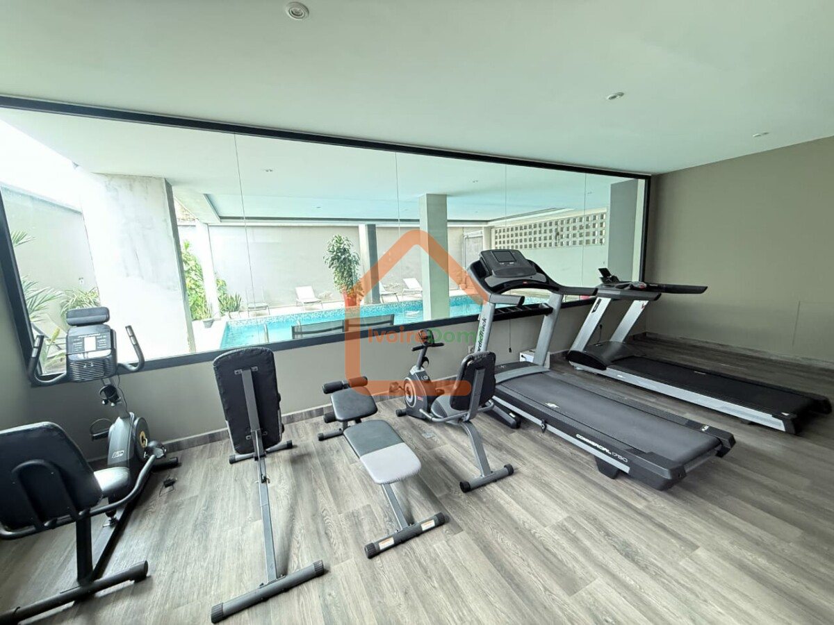 À LA RIVIERA M’BADON : APPARTEMENT 4 PIÈCES DE 210 m2 AU 2e ÉTAGE