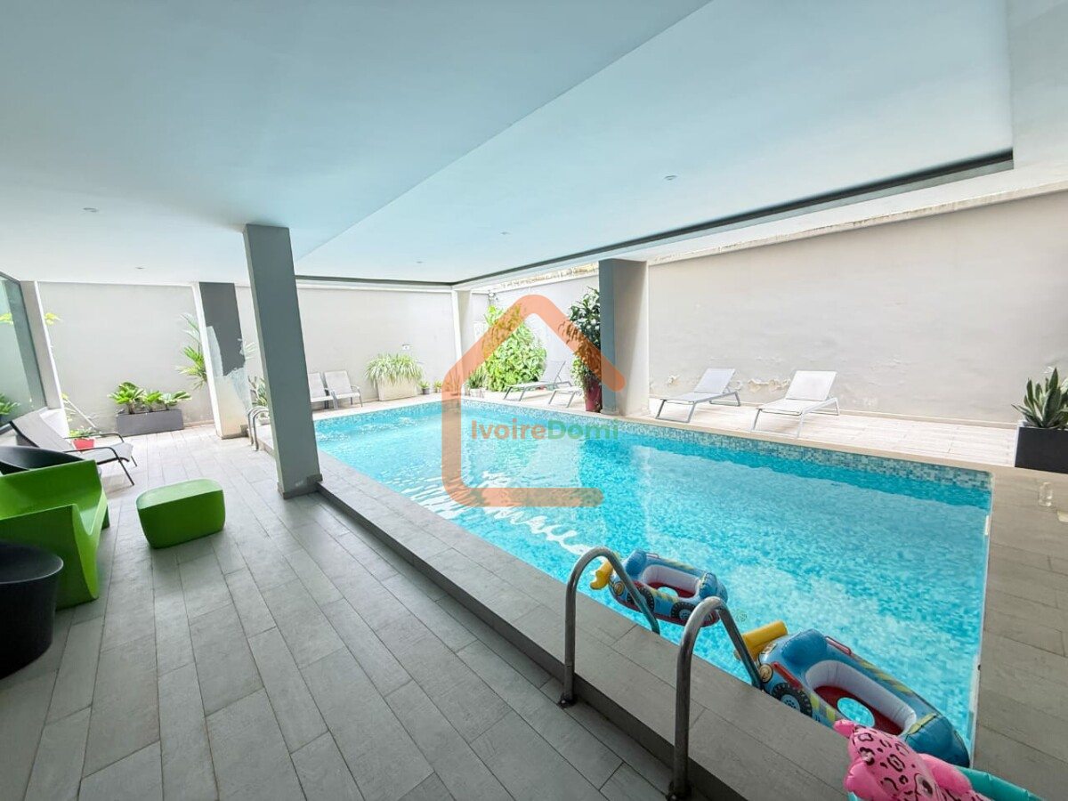 À LA RIVIERA M’BADON : APPARTEMENT 4 PIÈCES DE 210 m2 AU 2e ÉTAGE