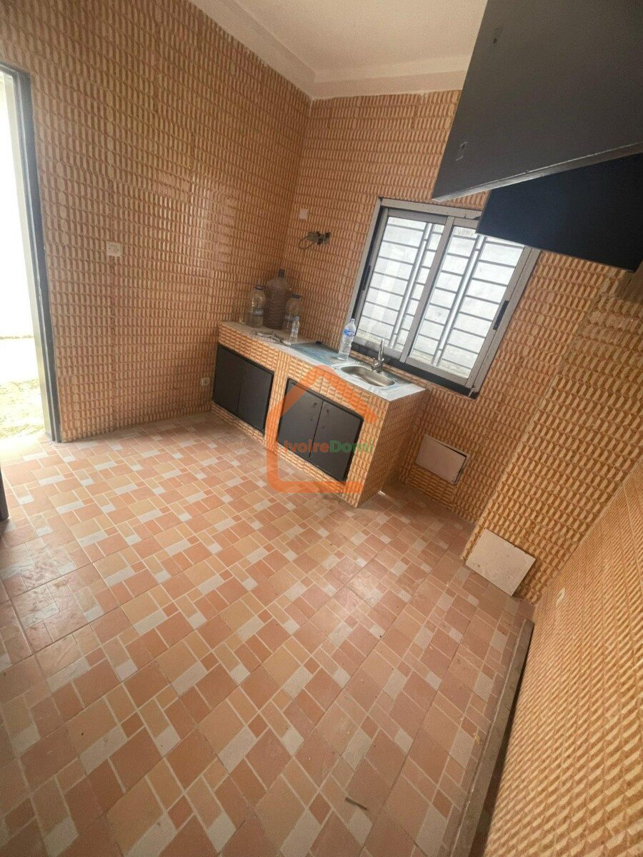 Villa duplex a louer acocody riviera palmeraie rond point st viateur
