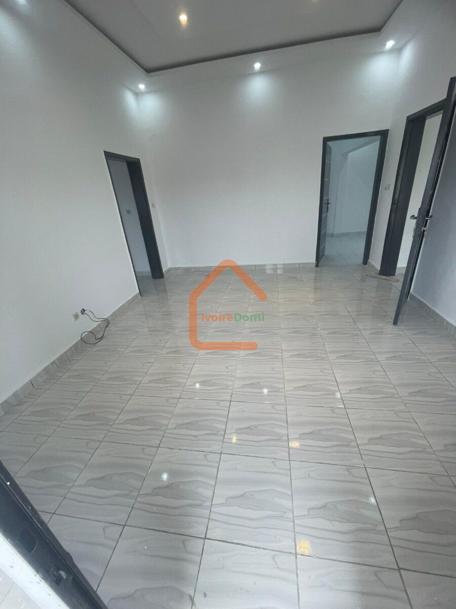 Villa duplex a louer acocody riviera palmeraie rond point st viateur