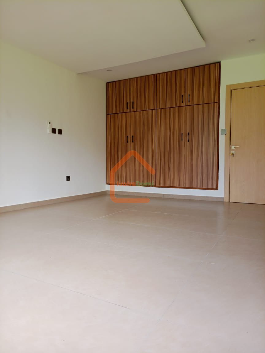 Villa basse de 6 pièces pied dans l’eau sur 5.000M²
