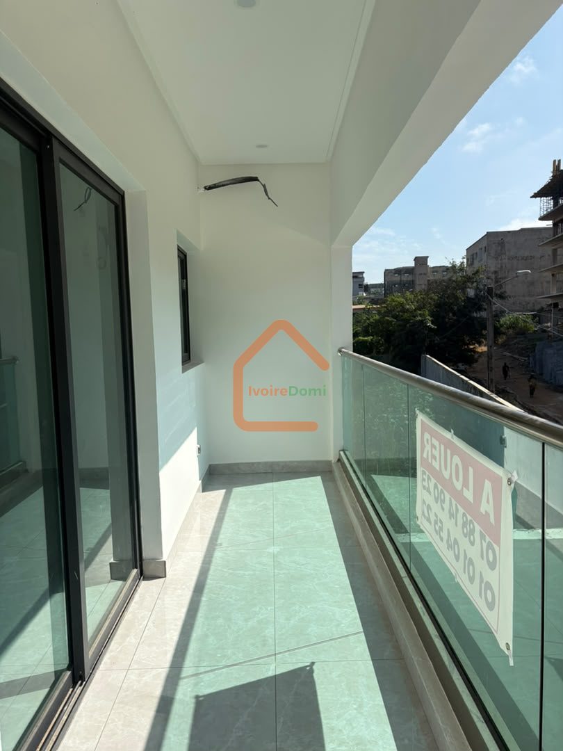 Villa duplex 9 pièces a louer a la Riviera Palmeraie