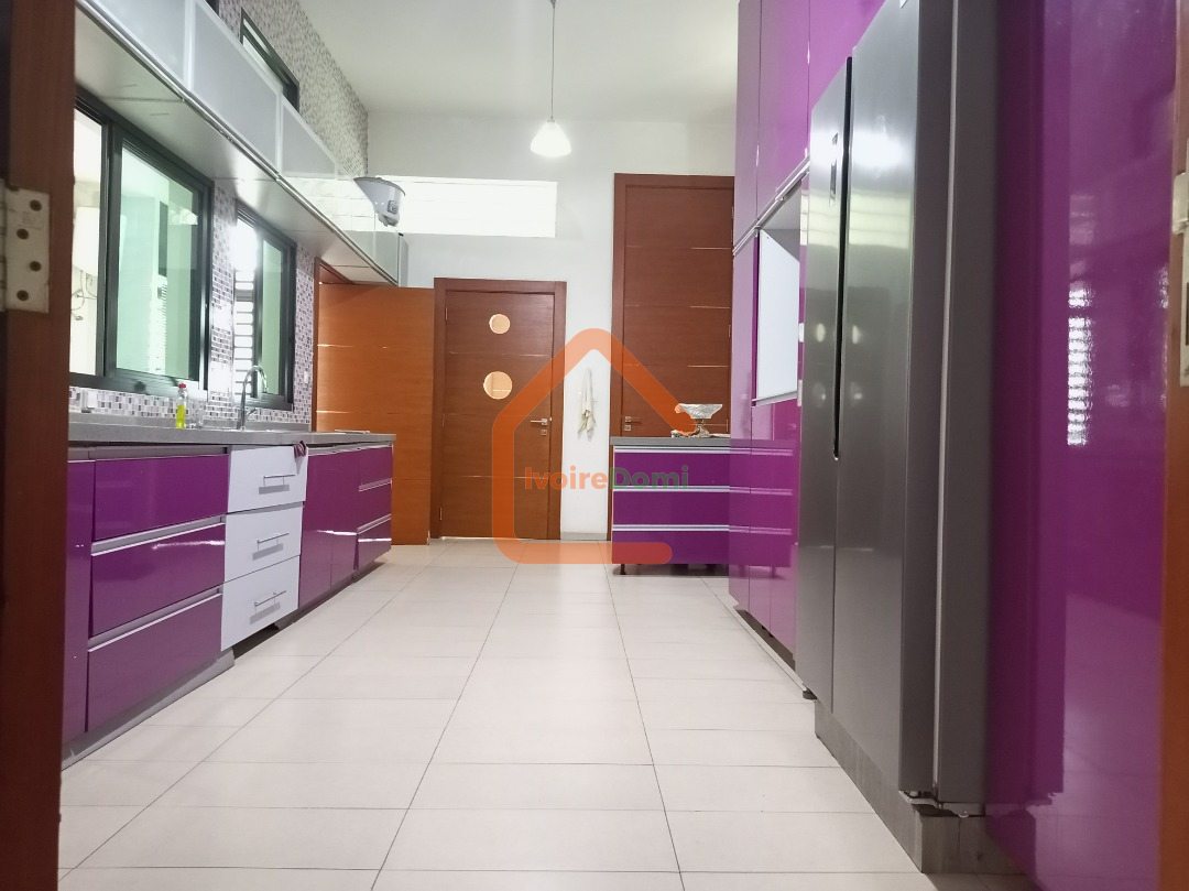VILLA DUPLEX MODERNE DE 17 PIECES