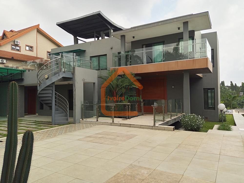 VILLA DUPLEX MODERNE DE 17 PIECES