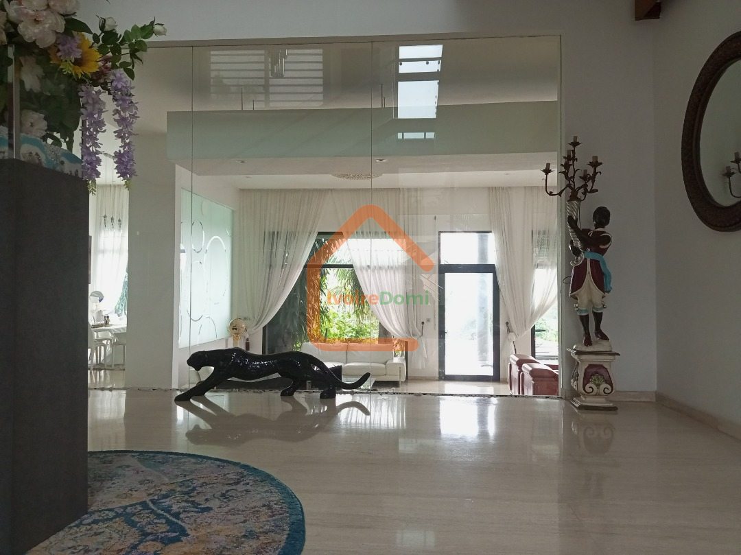 VILLA DUPLEX MODERNE DE 17 PIECES