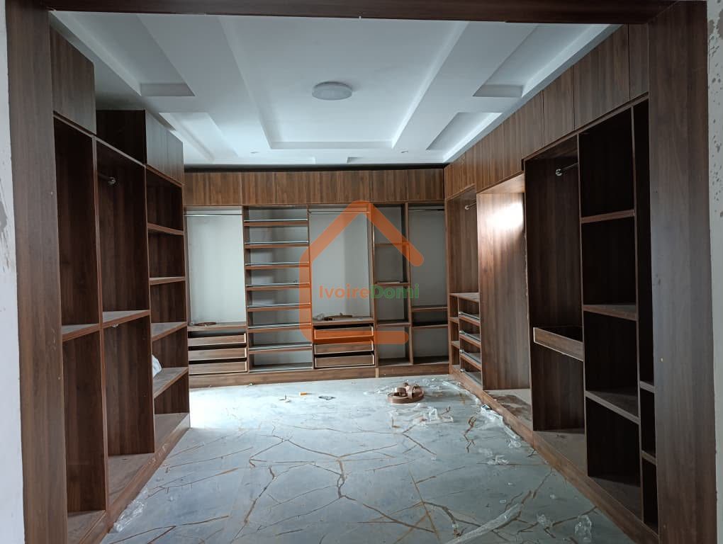 Villa duplex de 11 pièces avec piscine + bonus terrain 500m²
