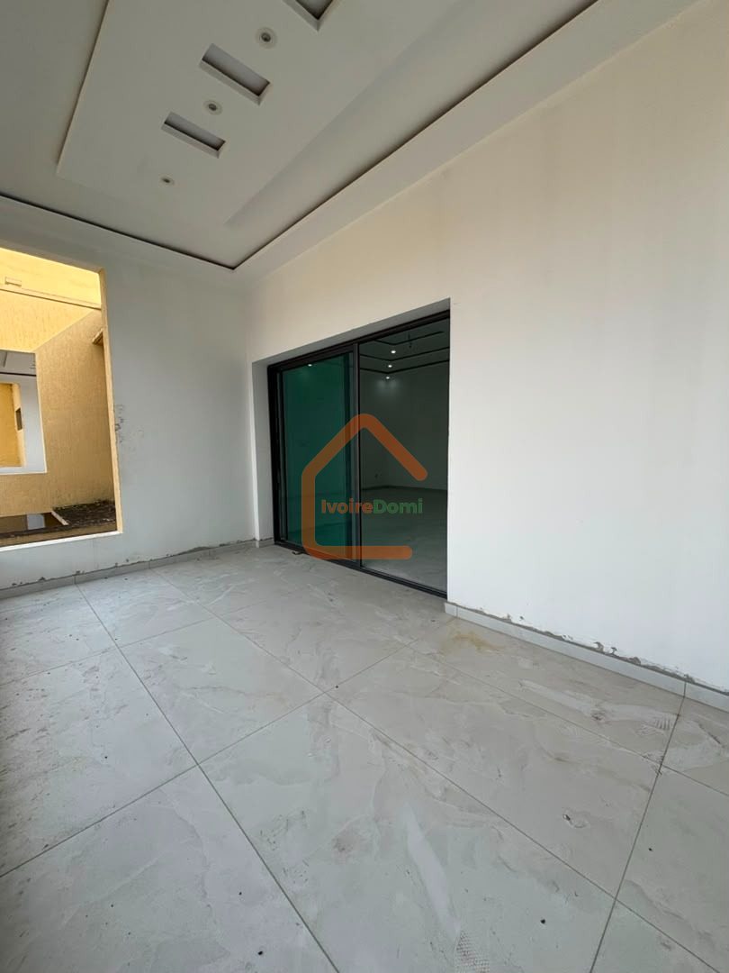 VILLA DUPLEX MODERNE DE 10 PIÈCES