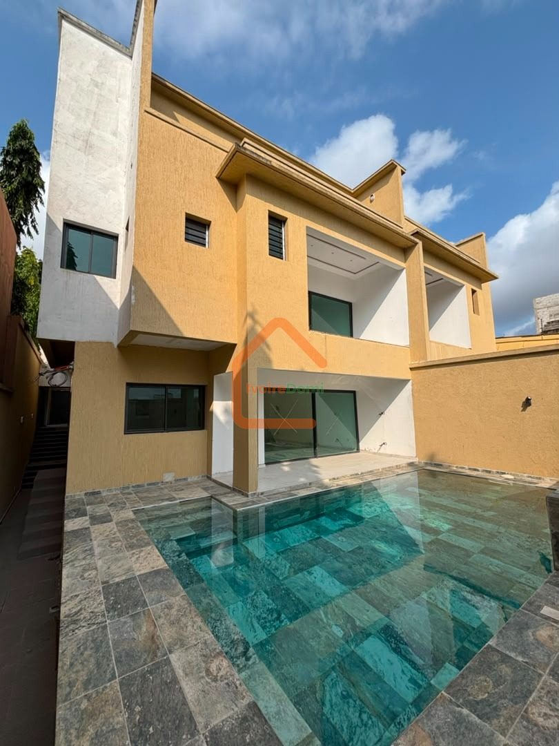 VILLA DUPLEX MODERNE DE 10 PIÈCES
