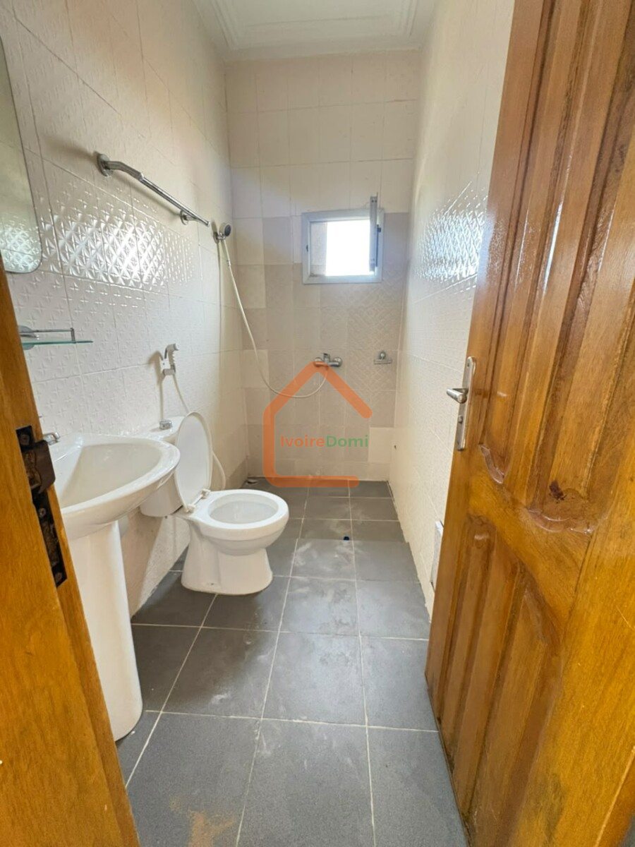 Appartement trois pièces à louer à Faya AB ceneter