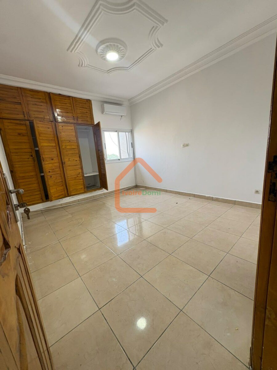 Appartement trois pièces à louer à Faya AB ceneter