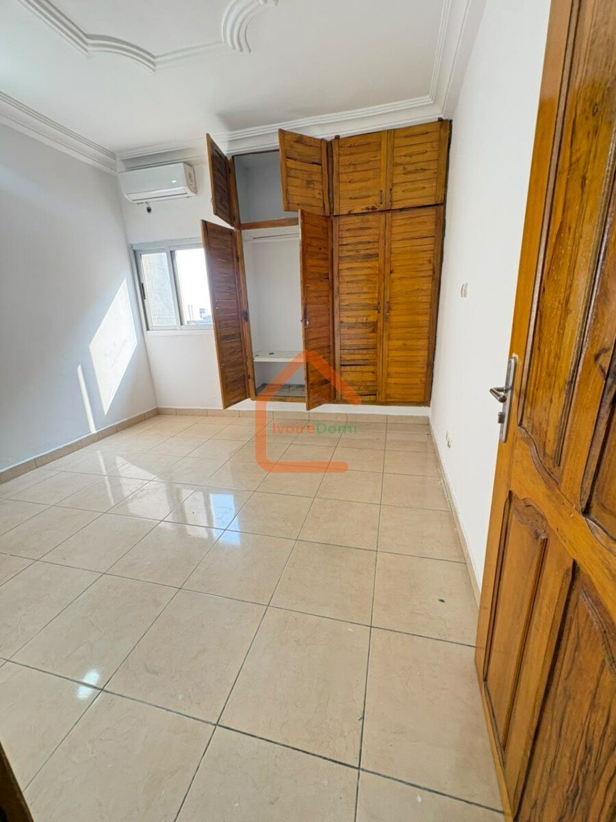 Appartement trois pièces à louer à Faya AB ceneter