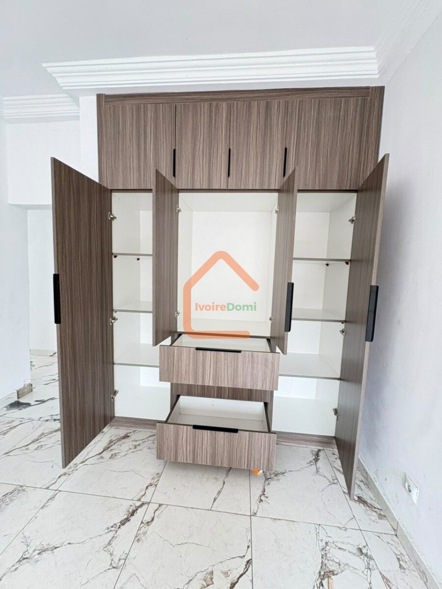 Appartement de 4 pièces à louer Faya AB Center