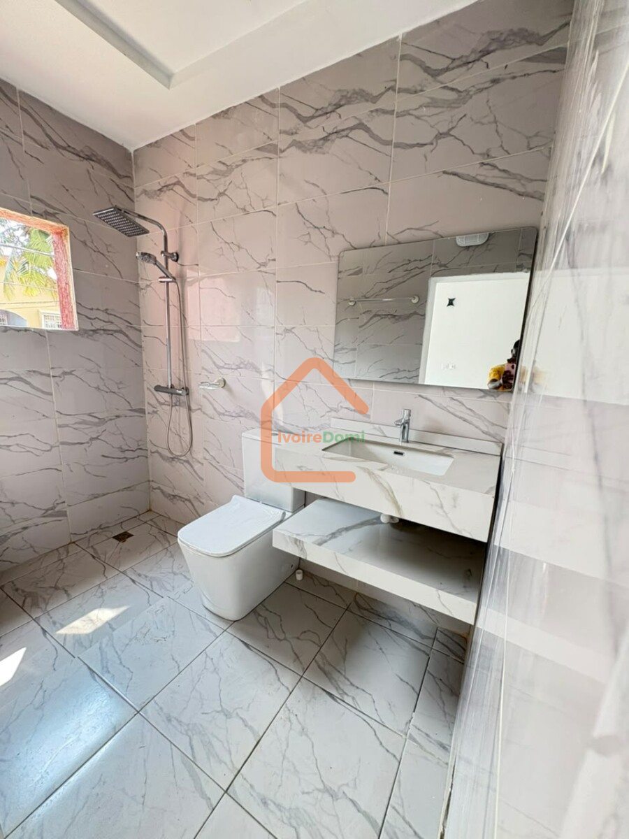 Appartement de 4 pièces à louer Faya AB Center