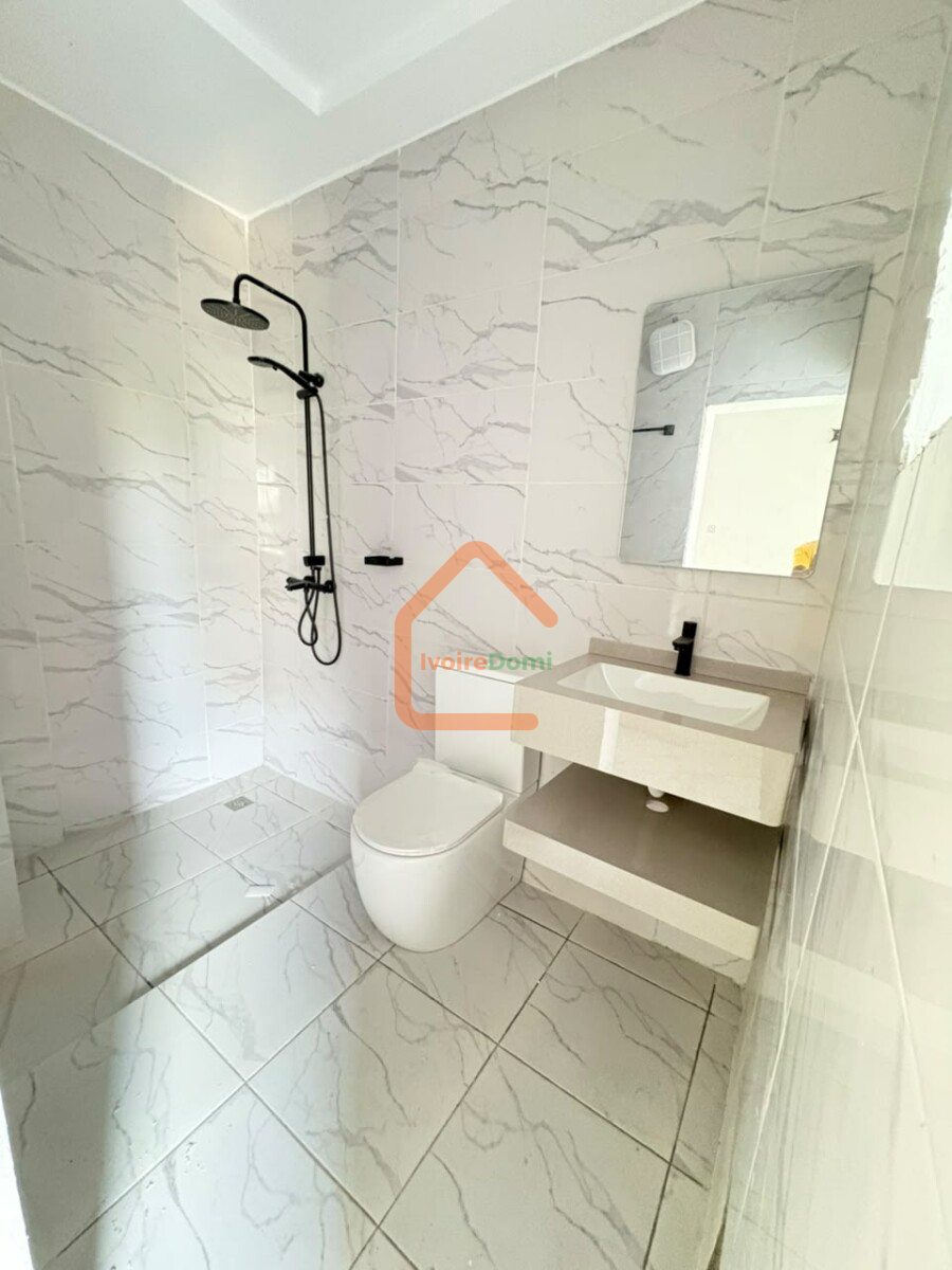 Appartement de 4 pièces à louer Faya AB Center