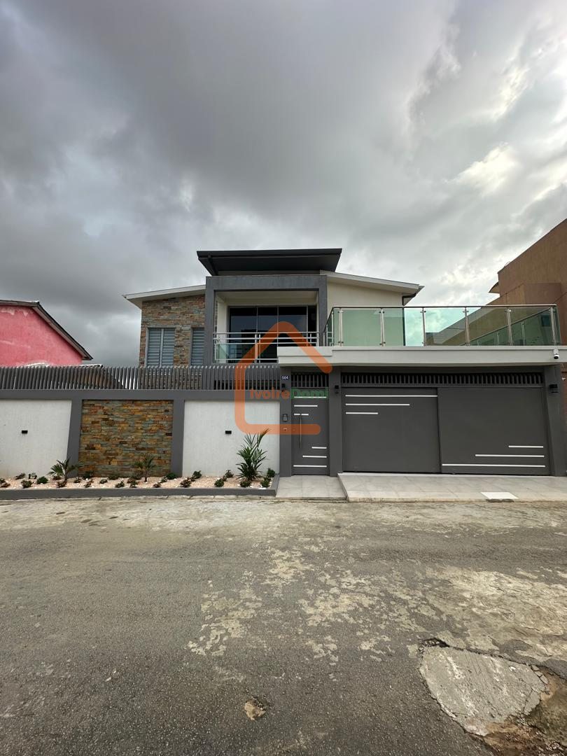 villa duplex a louer a Cocody riviera palmeraie