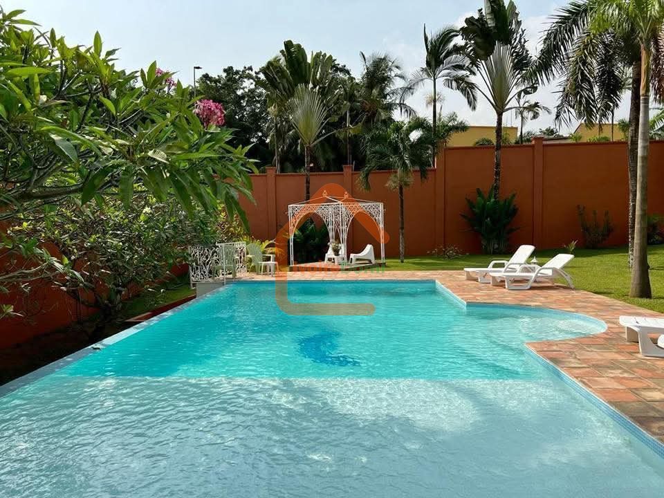 Villa d’architecte 8 pièces à vendre à Cocody Riviera 3