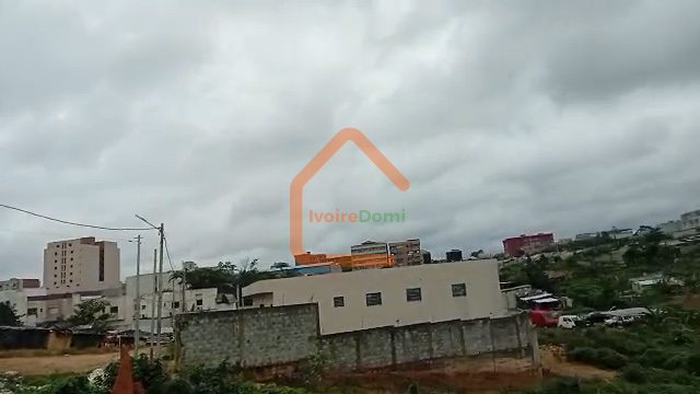 TERRAIN À VENDRE – ANGRÉ DJOROBITÉ 1