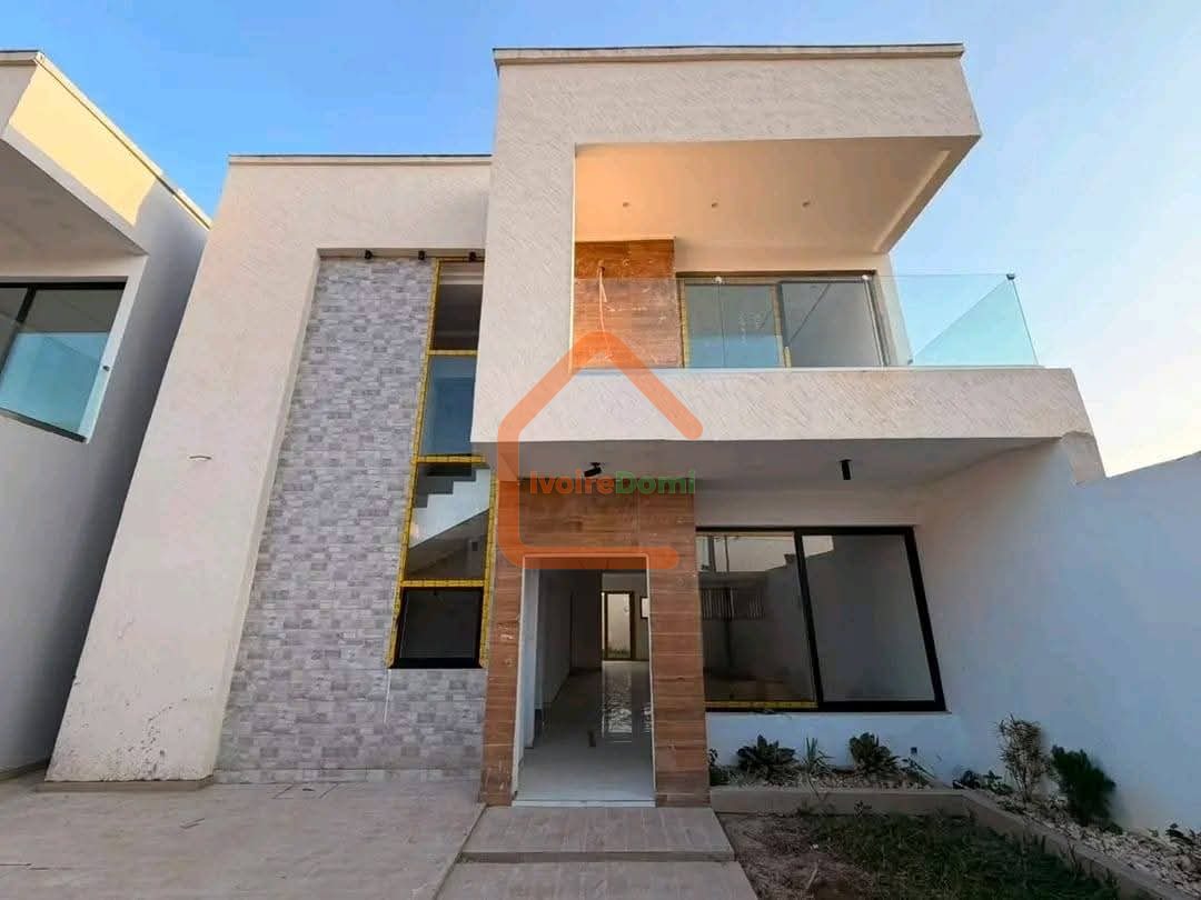 Villa d’architecte 8 pièces à vendre à Cocody Riviera 3