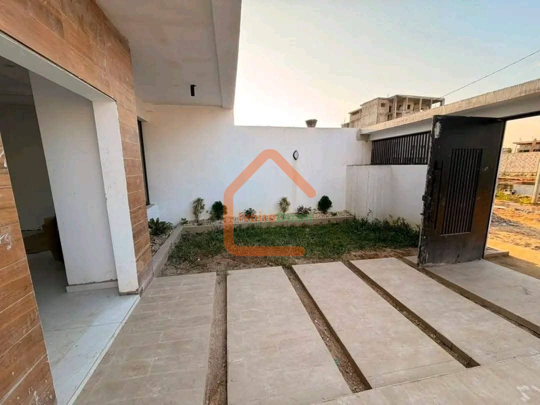 Villa d’architecte 8 pièces à vendre à Cocody Riviera 3