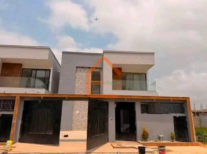 Villa d’architecte 8 pièces à vendre à Cocody Riviera 3
