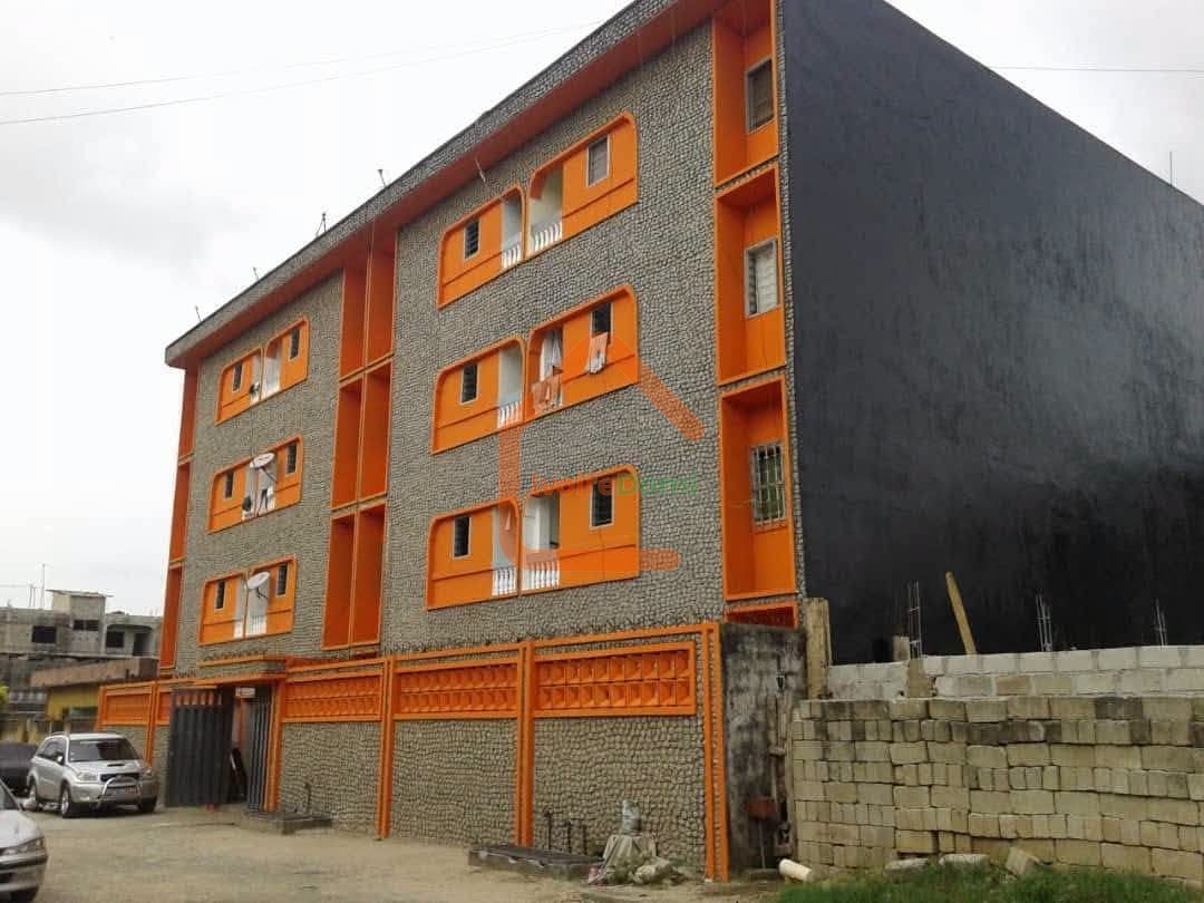 IMMEUBLE R+3 EN VENTE A YOPOUGON ANANERAIE