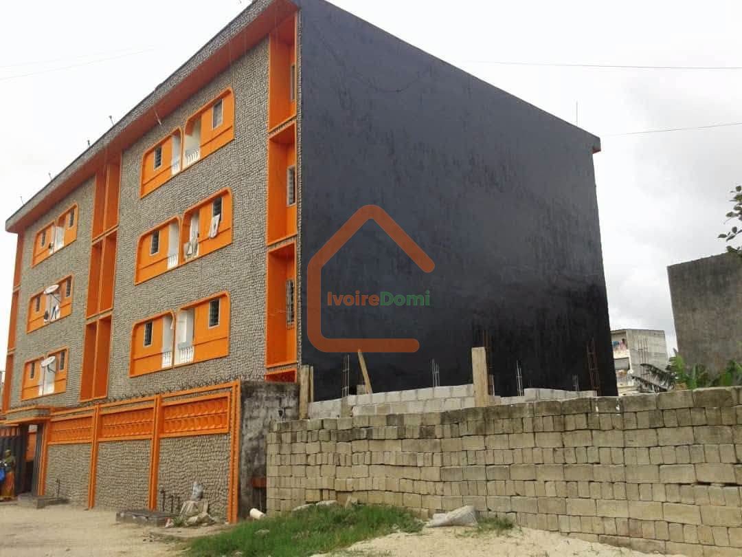 IMMEUBLE R+3 EN VENTE A YOPOUGON ANANERAIE
