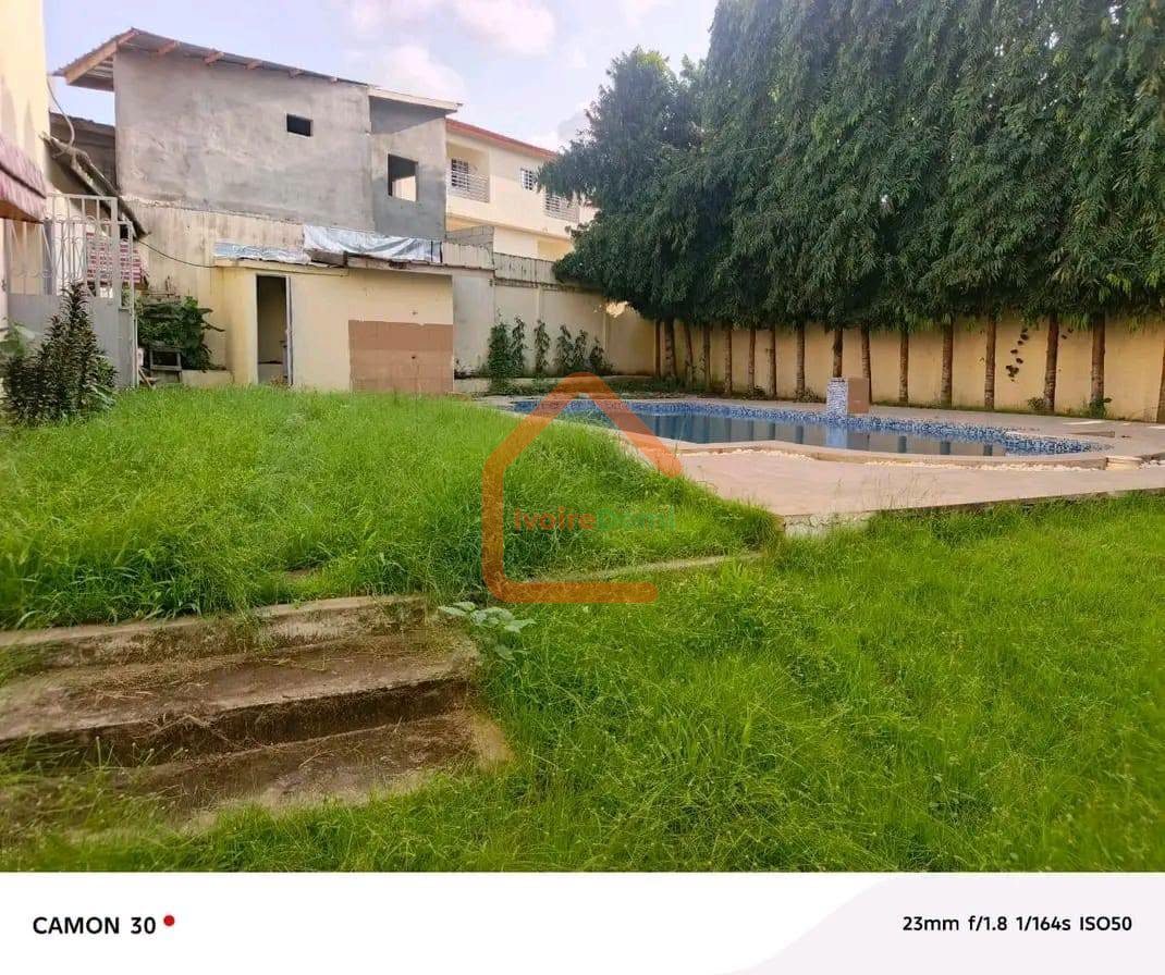 Villa 6 pièces à louer à bassam