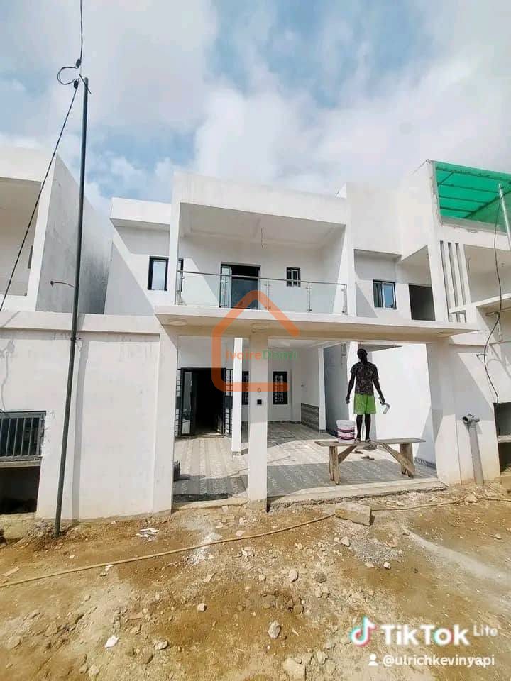 DE MAISON A YAMOUSSOUKRO