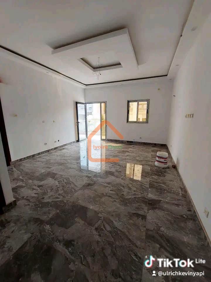 DE MAISON A YAMOUSSOUKRO