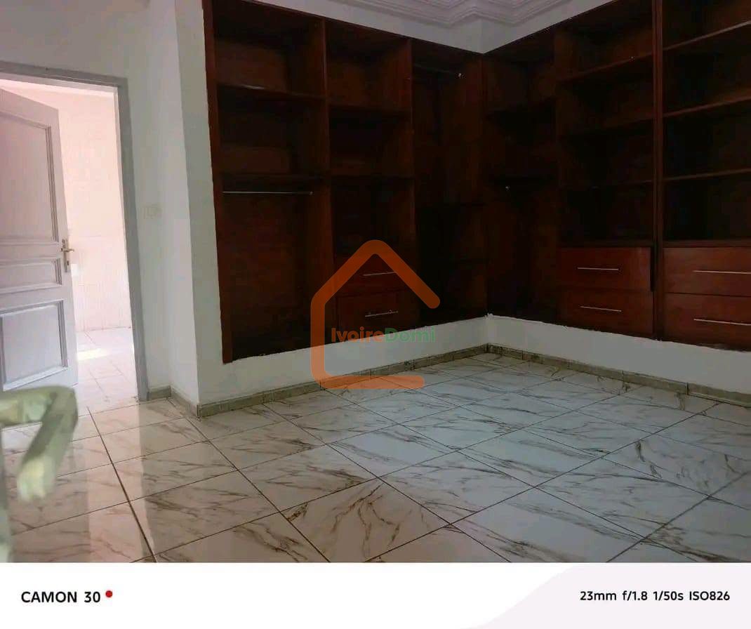 Villa 6 pièces à louer à bassam