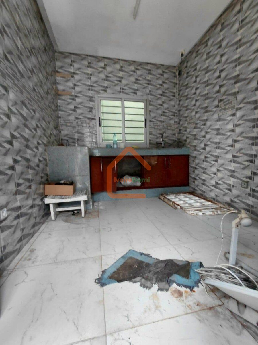 DE MAISON A YAMOUSSOUKRO