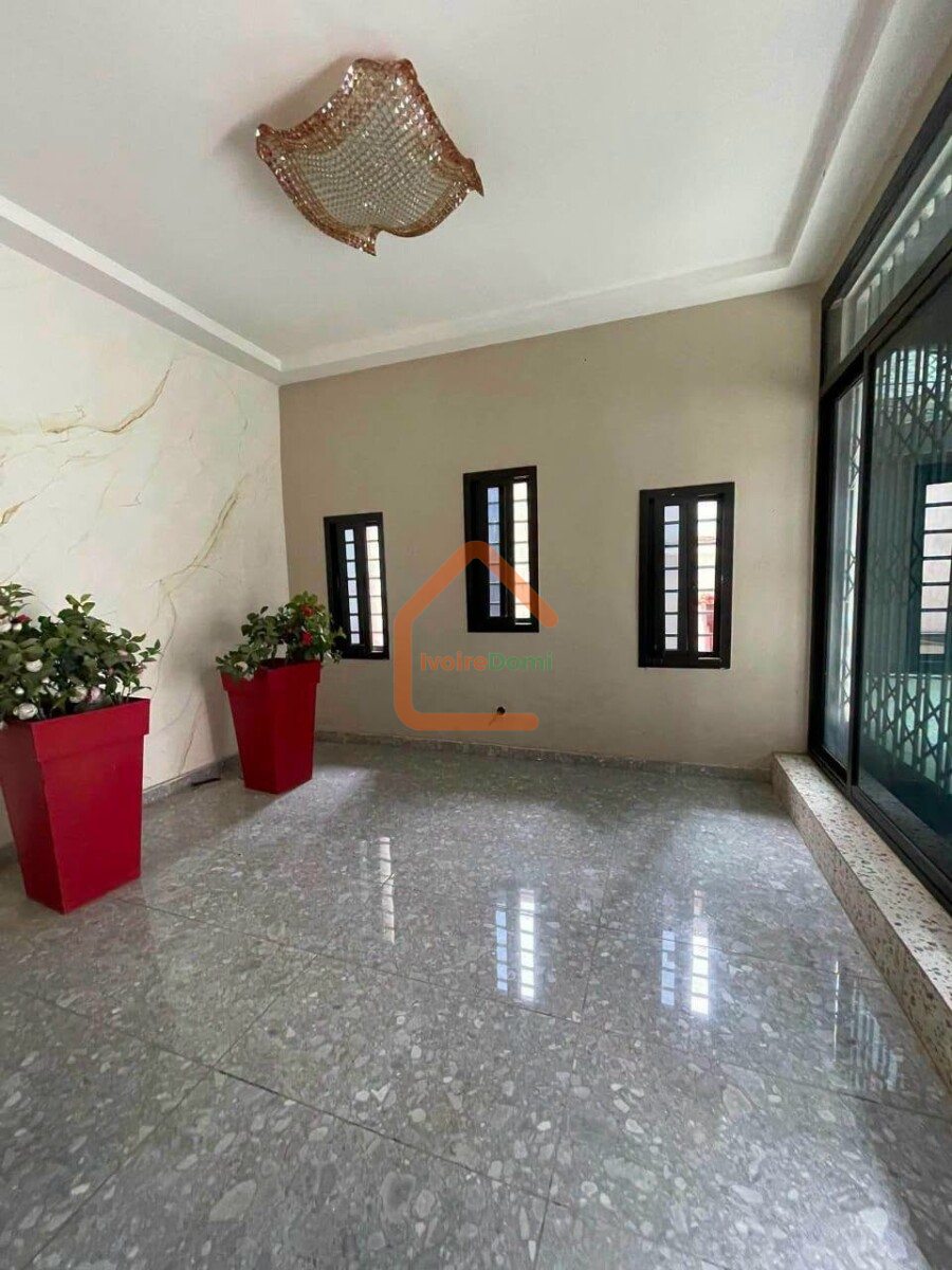 VILLA DUPLEX EN LOCATION ANGRE CHU