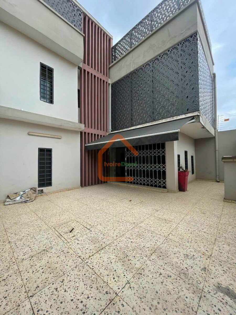 VILLA DUPLEX EN LOCATION ANGRE CHU